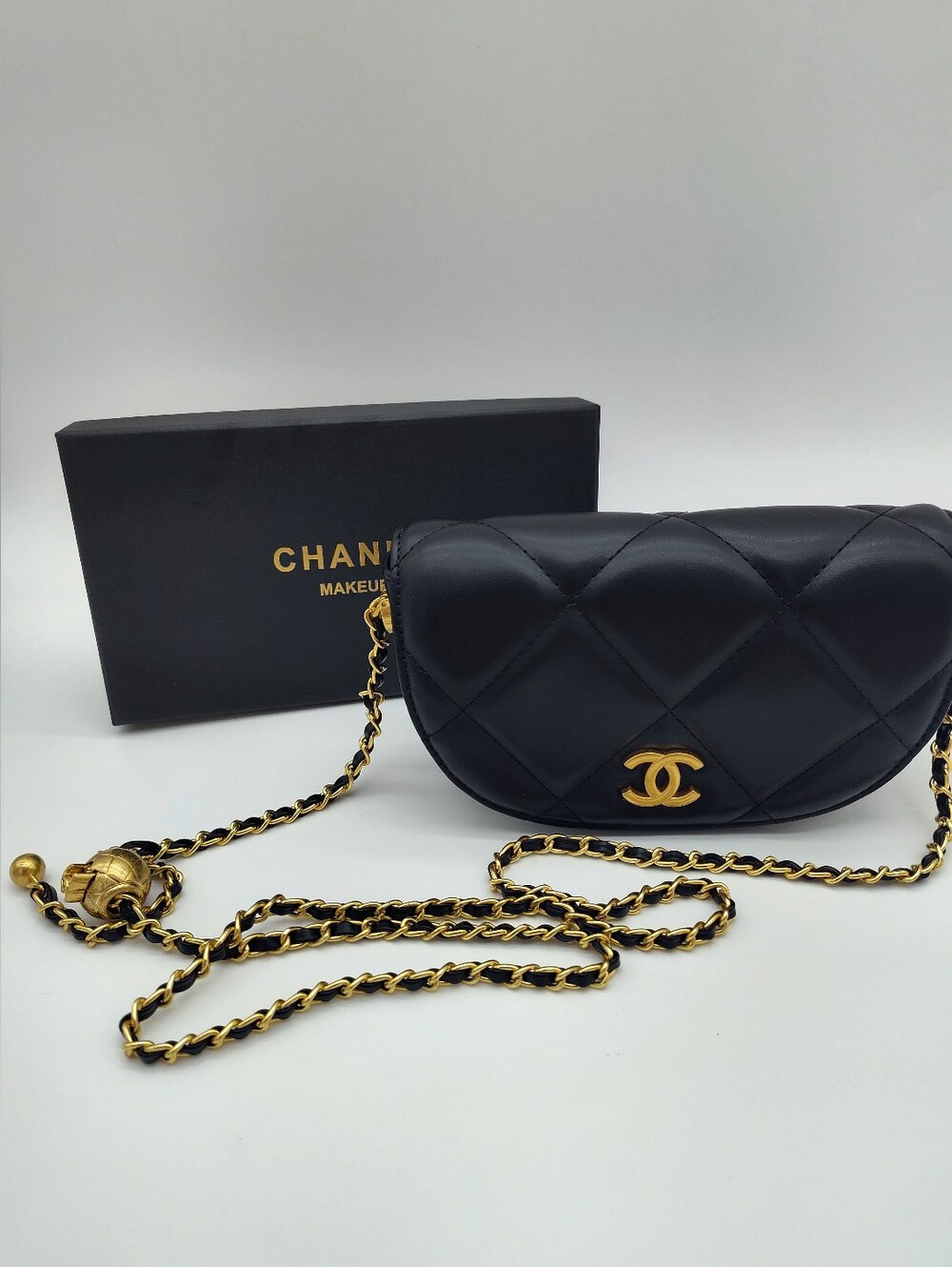 CHANEL MAKEUP Promotional Black Quilted Crossbody Vanity Pouch Gold CC Chain NIB